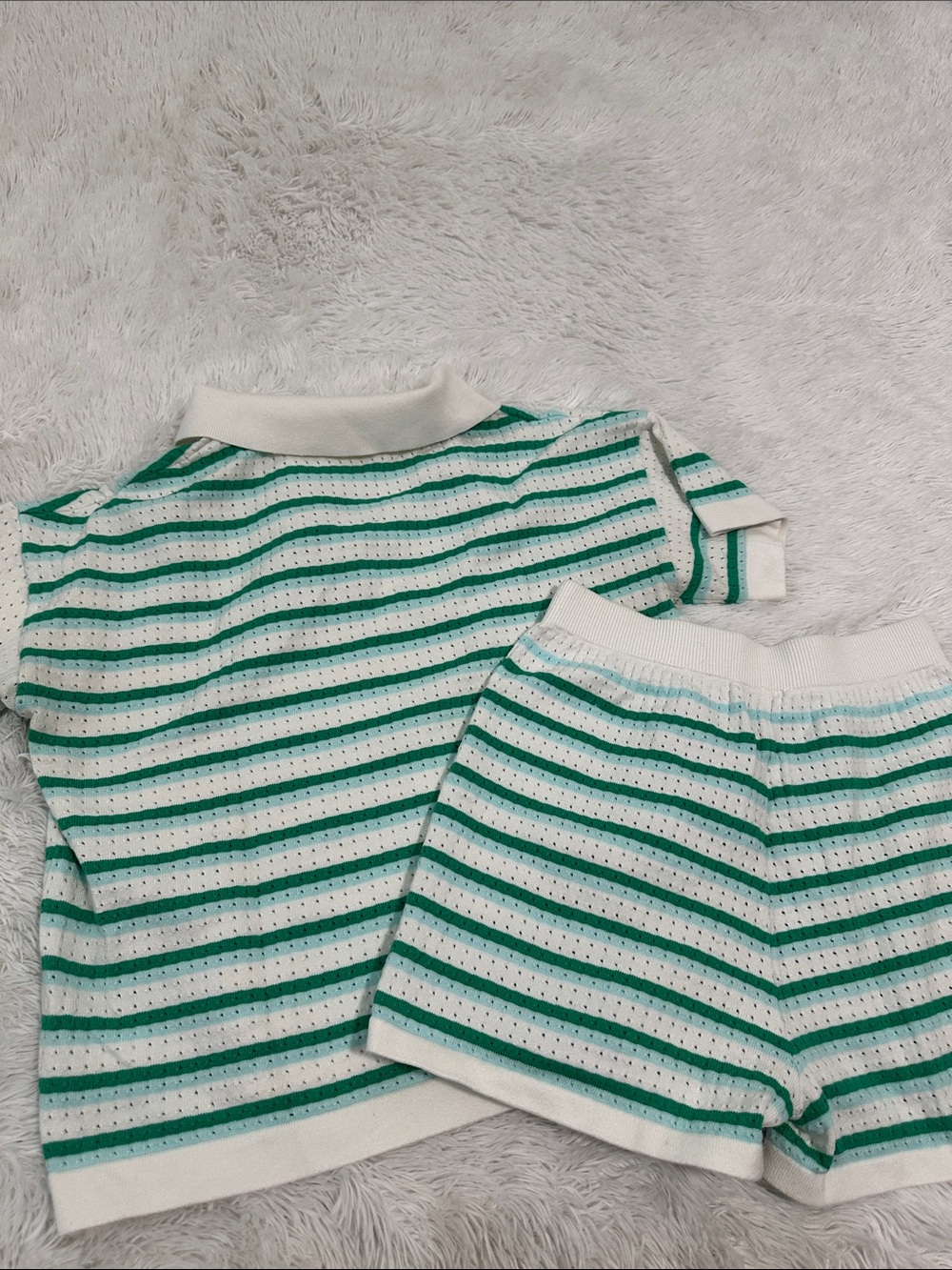 🕯️ Amazon Sweater Set - Picture 2 of 3